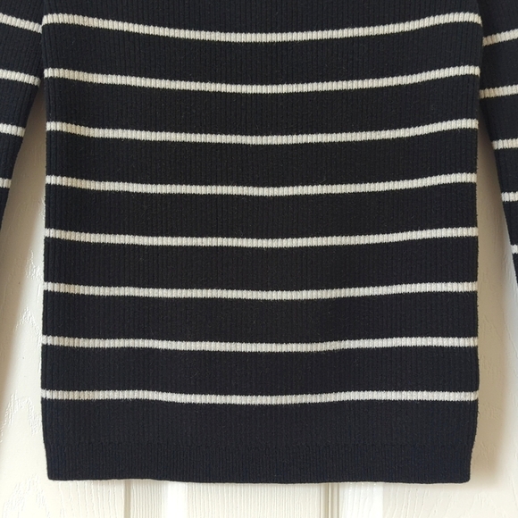 American Eagle Striped Ribbed Knit Form Fitting Off Shoulder Sweater Black White - Picture 6 of 10